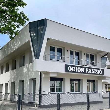 ハイデゥソボスロー Orion Panzio Bed & Breakfast エクステリア 写真