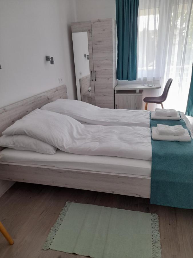 ハイデゥソボスロー Orion Panzio Bed & Breakfast エクステリア 写真