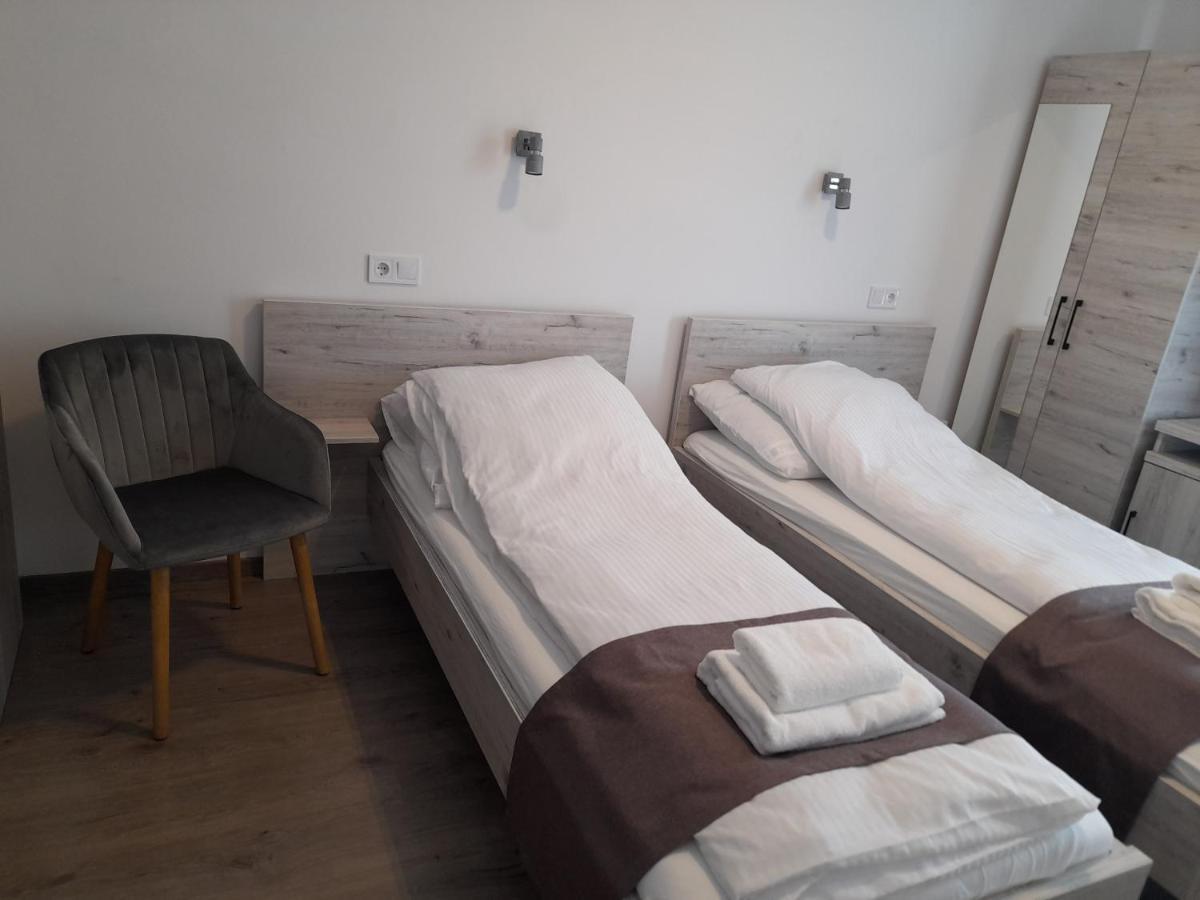 ハイデゥソボスロー Orion Panzio Bed & Breakfast エクステリア 写真