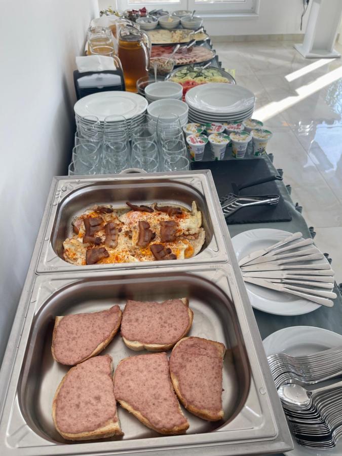 ハイデゥソボスロー Orion Panzio Bed & Breakfast エクステリア 写真